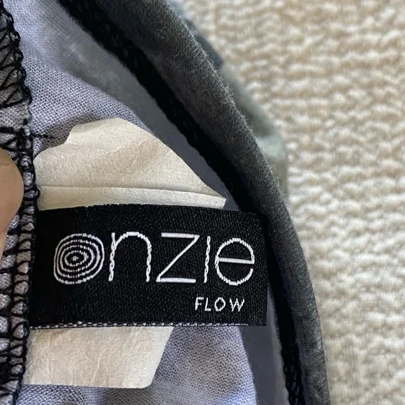 ONZIE Twist back green top - Picture 8 of 9